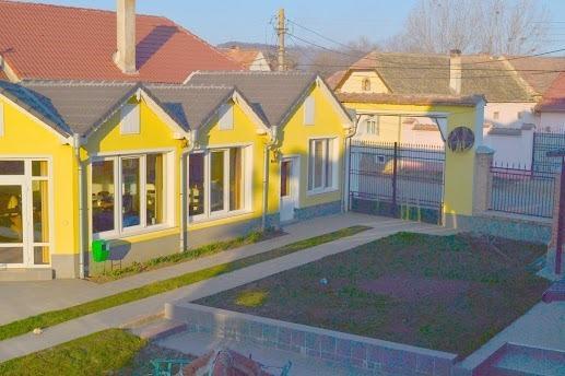 Pensiunea Poarta Oilor Girbova Экстерьер фото
